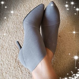 Meet your Posher, Rowena